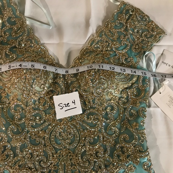 Formal evening ball mermaid style prom gown - Picture 7 of 8